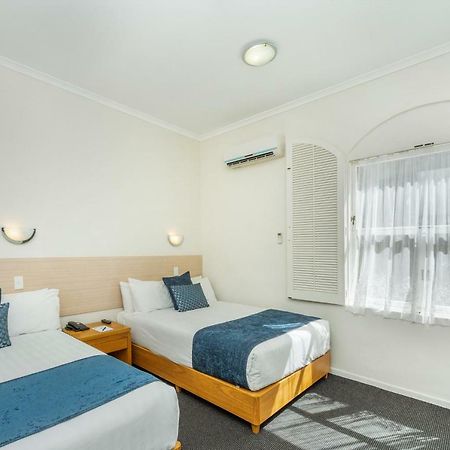 Ramada By Wyndham, Hamilton City Center Kültér fotó