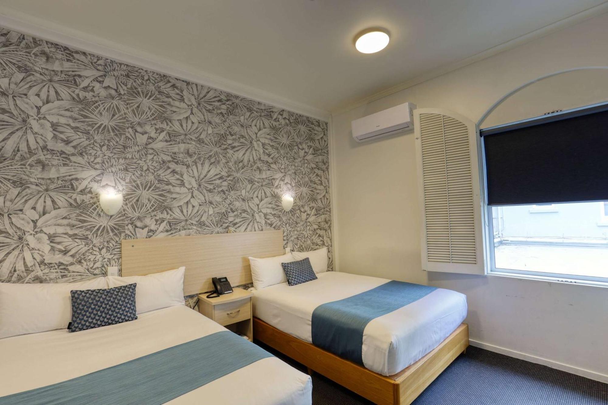 Ramada By Wyndham, Hamilton City Center Kültér fotó