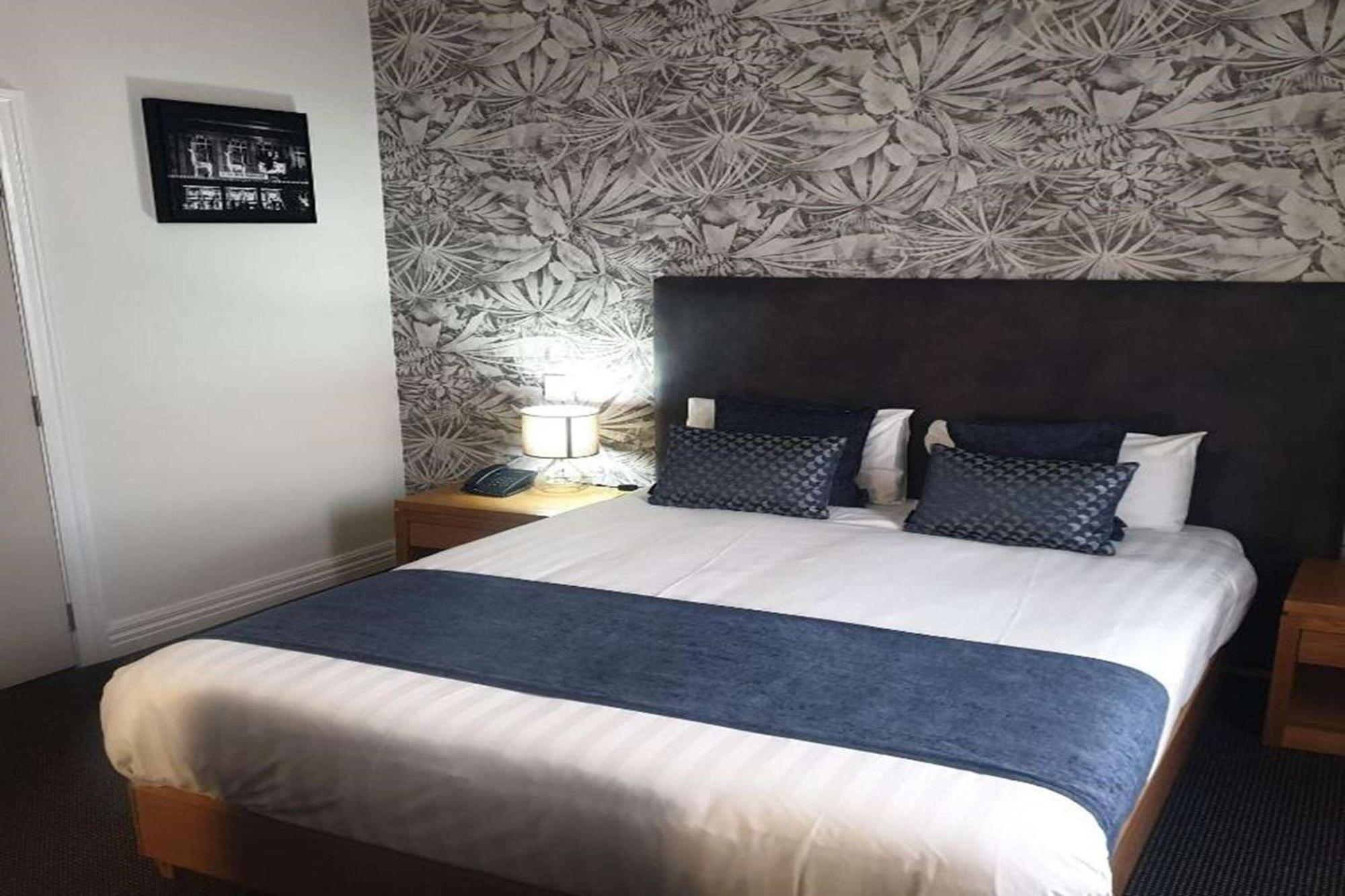 Ramada By Wyndham, Hamilton City Center Kültér fotó