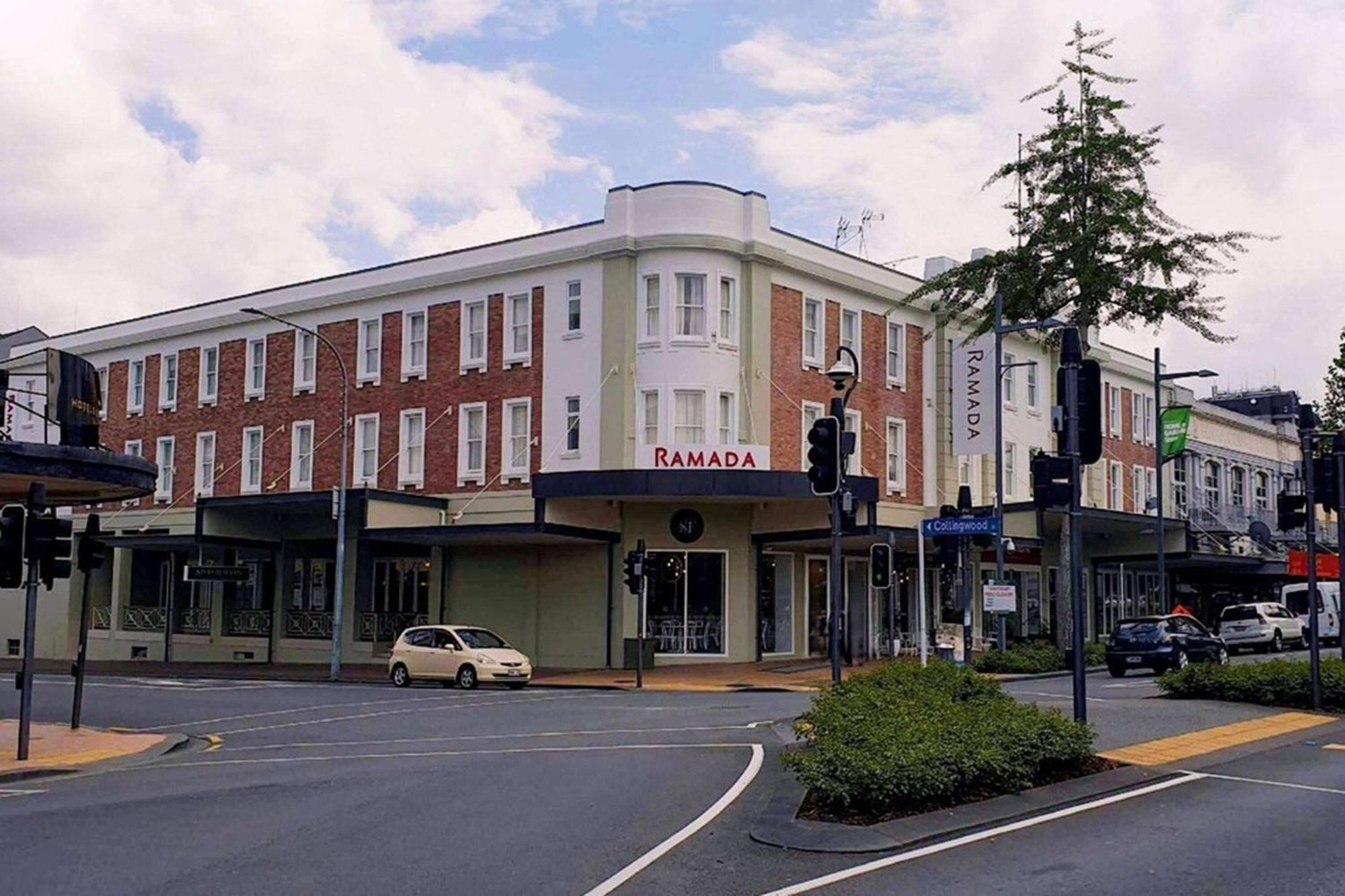 Ramada By Wyndham, Hamilton City Center Kültér fotó