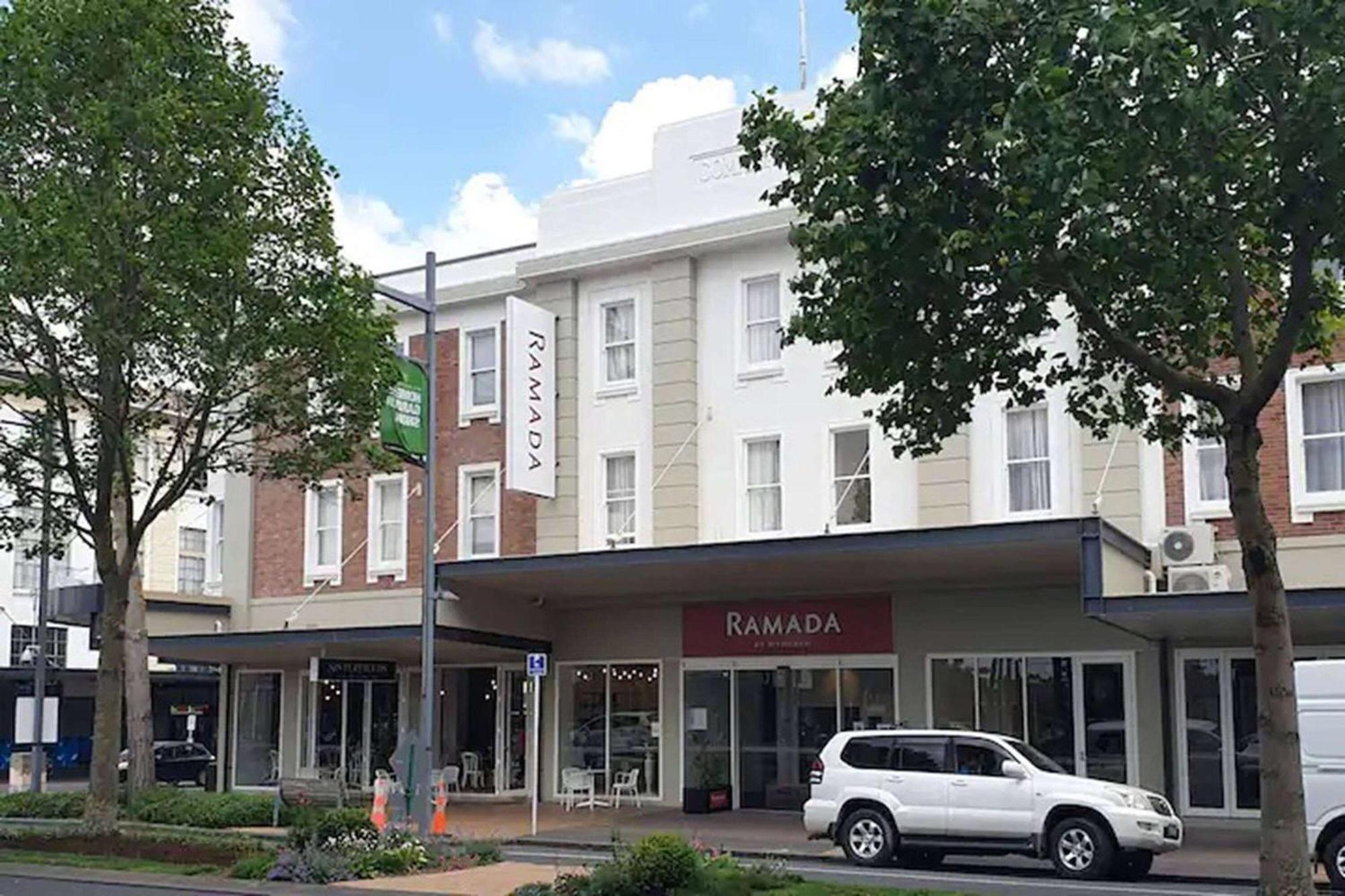 Ramada By Wyndham, Hamilton City Center Kültér fotó