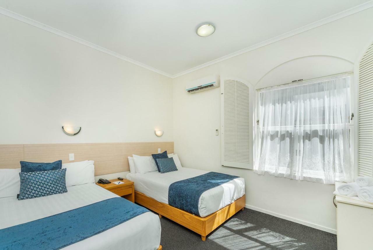 Ramada By Wyndham, Hamilton City Center Kültér fotó